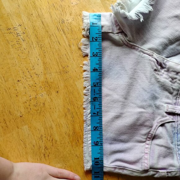 Size 25 Guess Shorts - Picture 11 of 12